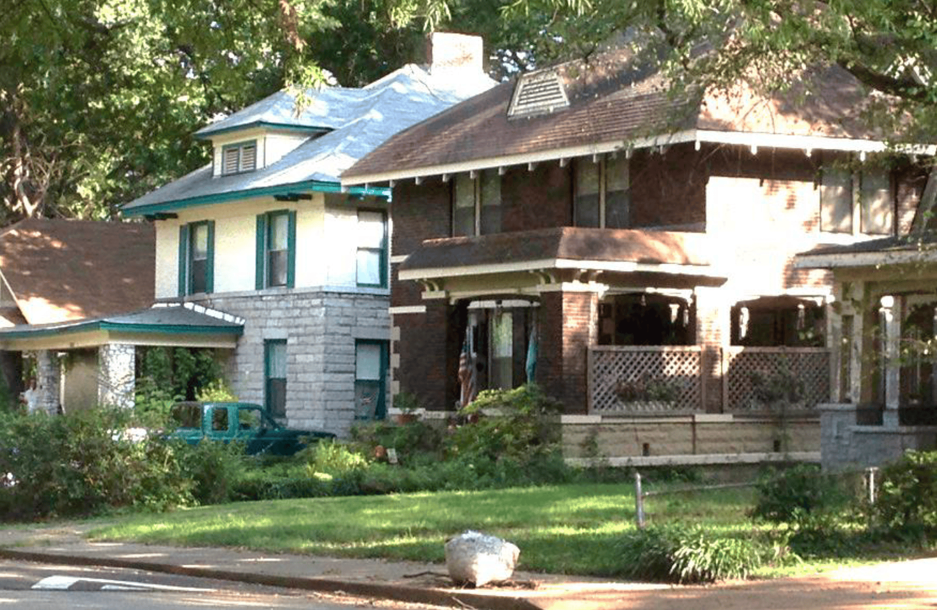Vintage historic houses in Memphis, Tennessee representing local architectural heritage and community history. Located in Memphis, these homes showcase the city's diverse architectural styles.
